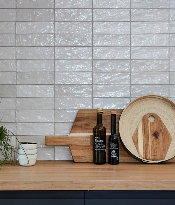 CaPietra Oasis Ceramic Wall Tile (Gloss Finish) White 200 x 65 x 9mm [7278]
