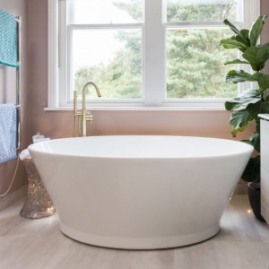 BC Designs BAS016 Chalice Minor Freestanding Bath 1650 x 900mm
