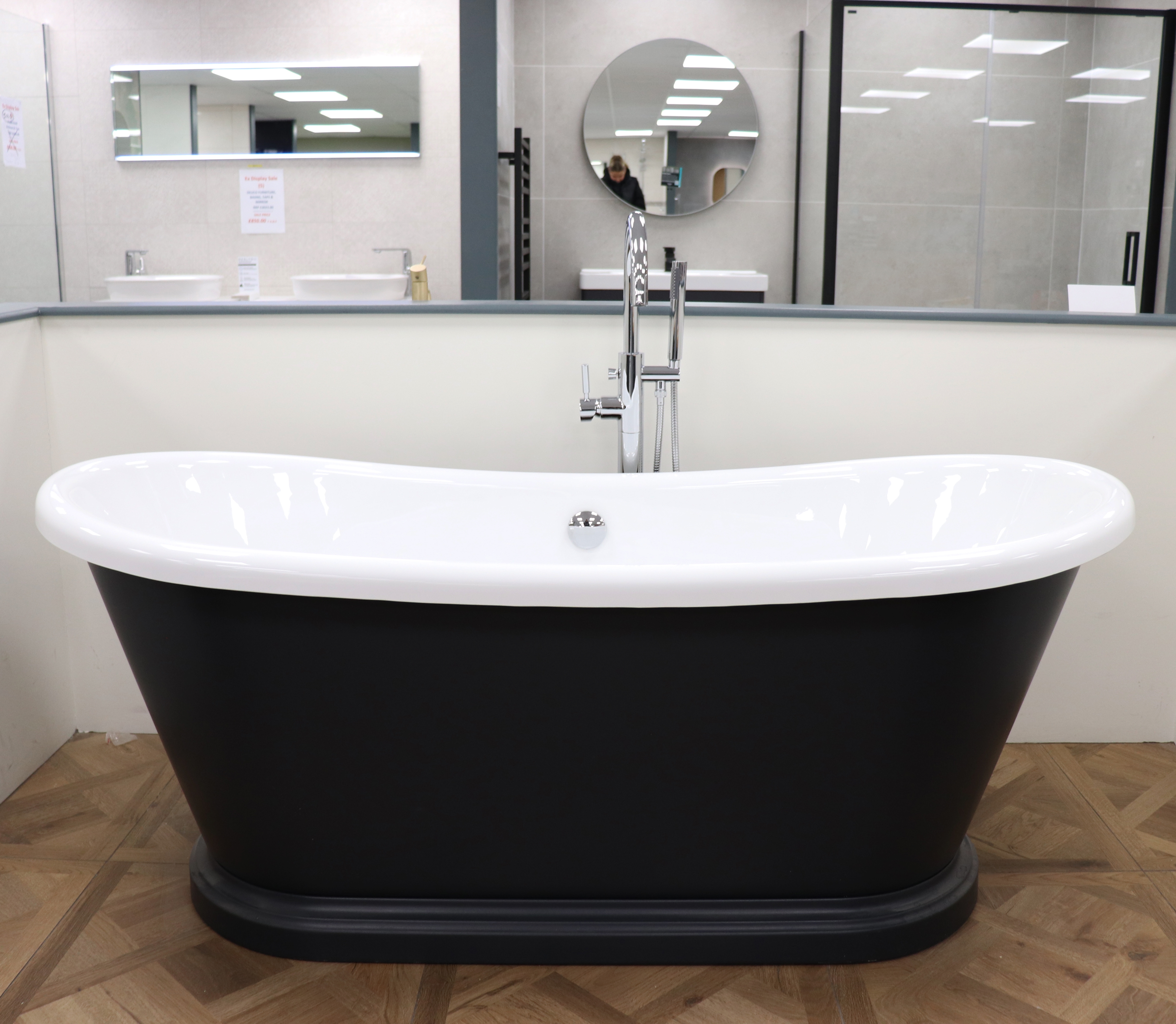 Black & White Bath in our Newtown Branch